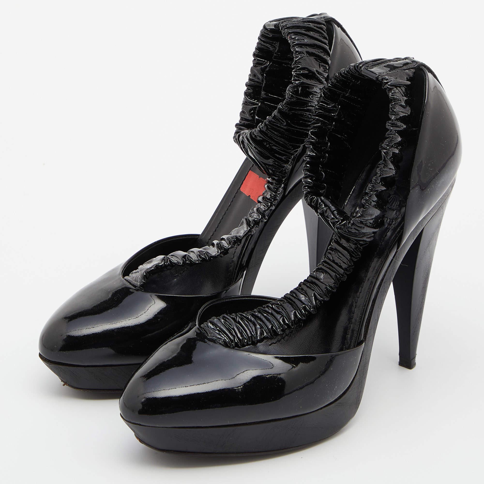 Make a chic style statement with these designer pumps. They showcase sturdy heels and durable soles  perfect for your fashionable outings