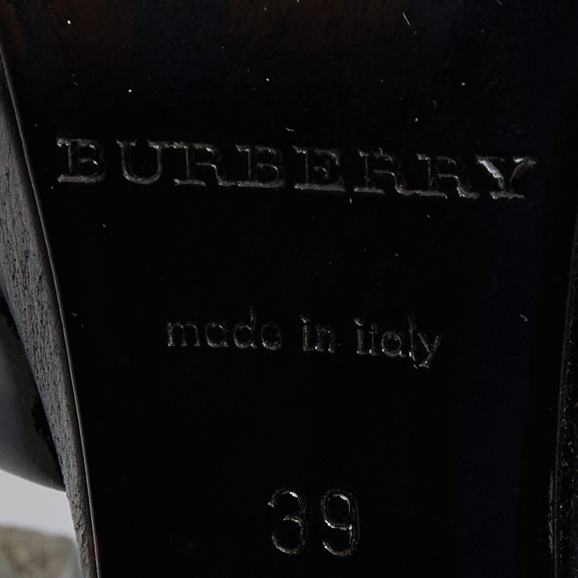 Burberry Black Patent Leather Pleated T Strap Pumps Size 39 For Sale 4
