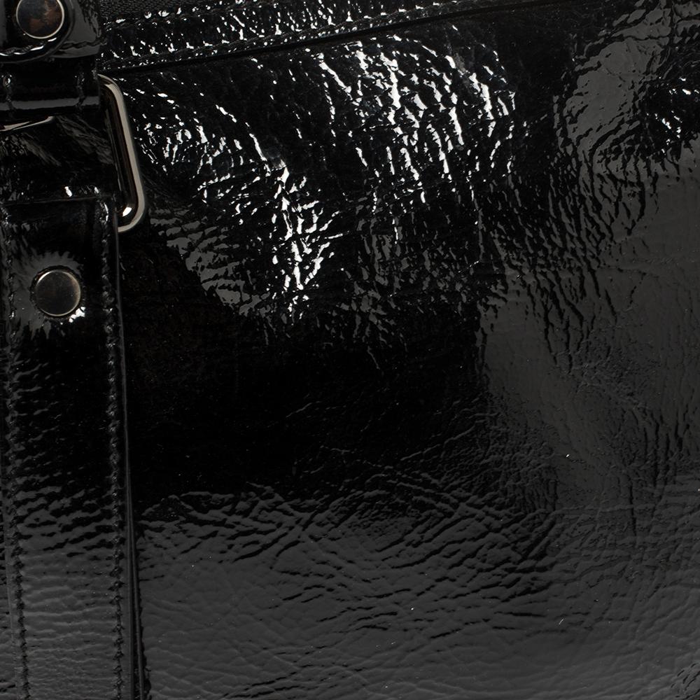 Schwarze Lackleder-Tasche von Burberry 6