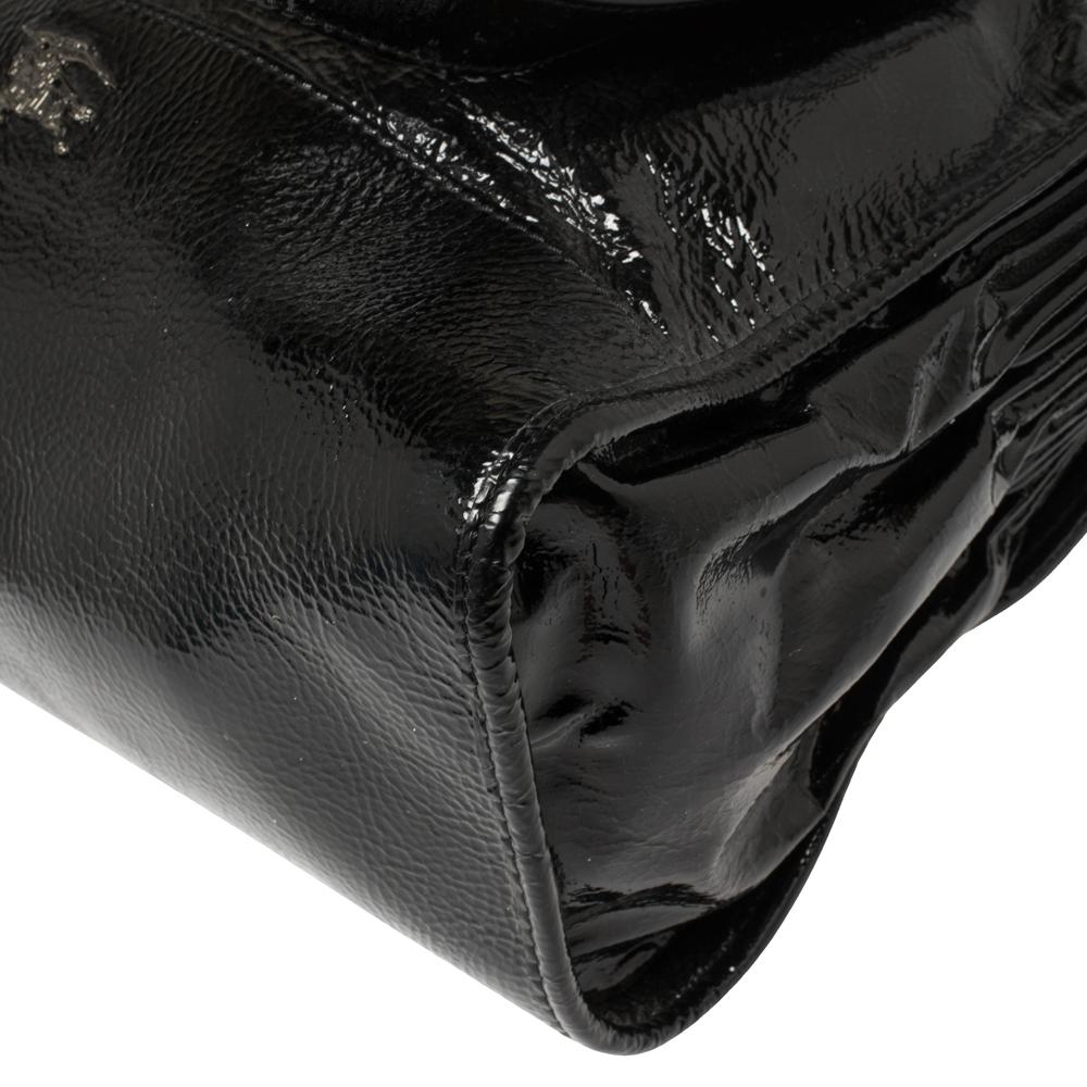 Schwarze Lackleder-Tasche von Burberry 4