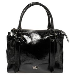Schwarze Lackleder-Tasche von Burberry
