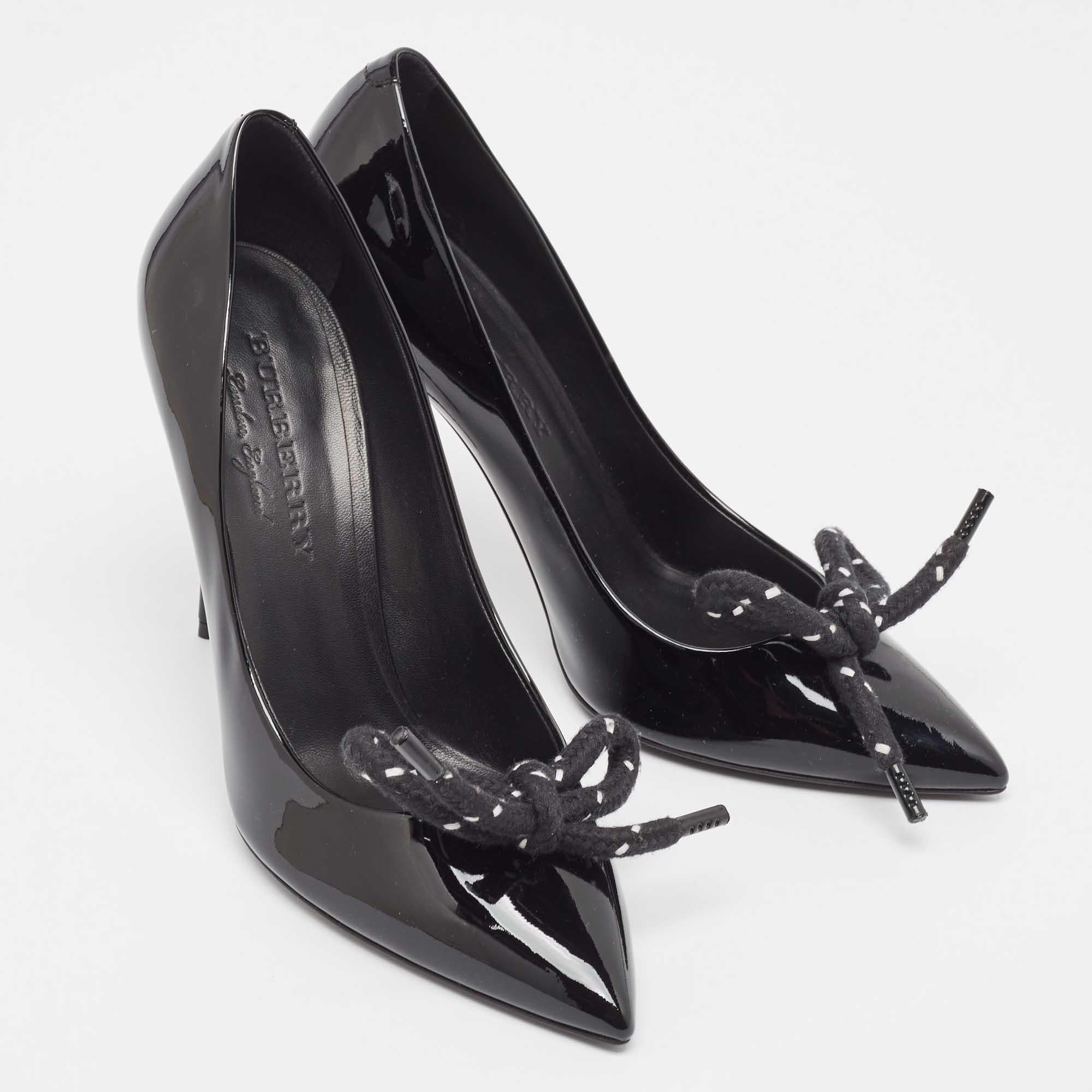 Burberry Black Patent Vaughan Pointed Toe Pumps Size 40