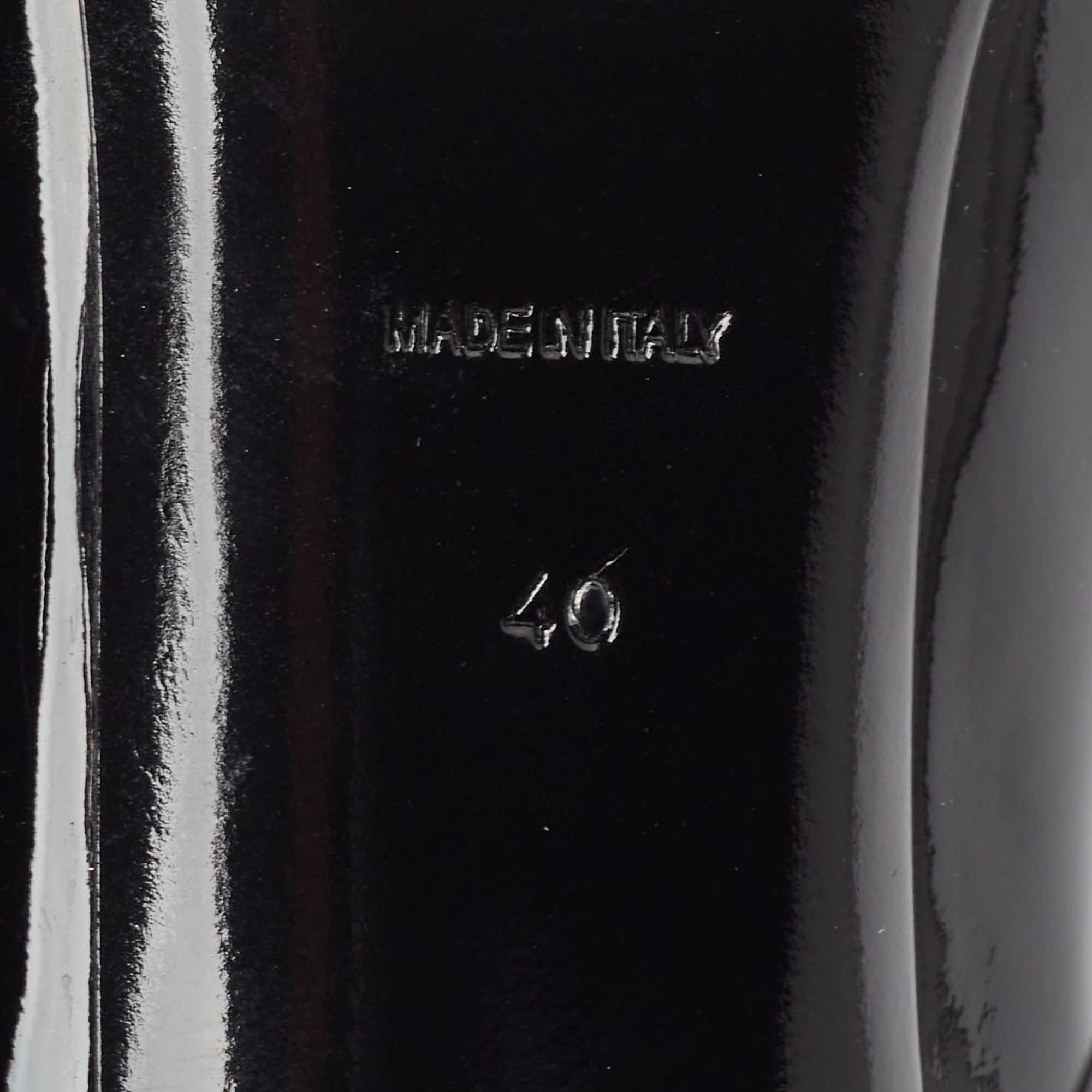 Burberry  Pompe a punta Vaughan in vernice nera taglia 40 in vendita 3