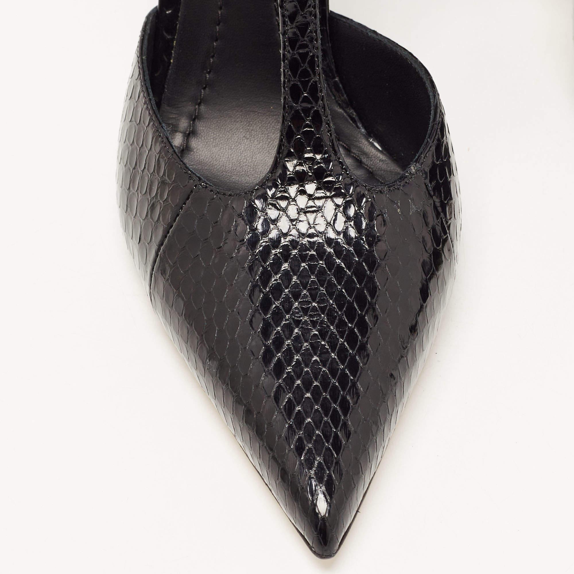 Burberry Black Python Embossed Leather Wellton Pointed Toe T Ankle Strap Pumps  In New Condition In Dubai, Al Qouz 2
