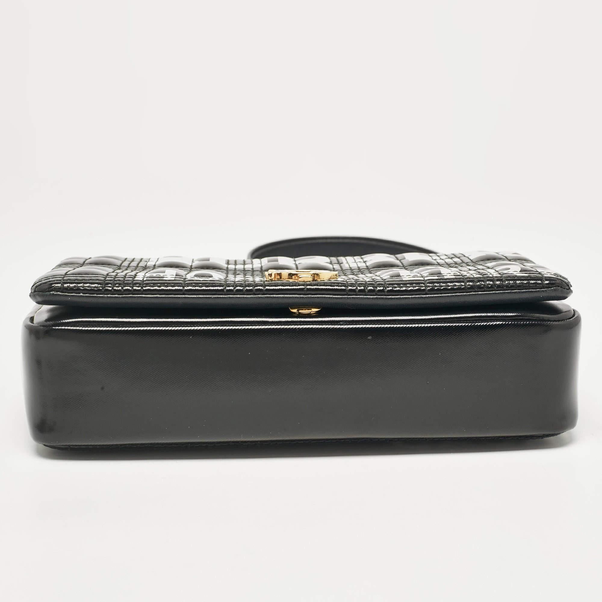 Burberry Black Quilted Coated Canvas Small Horseferry Lola Chain Shoulder Bag For Sale 2