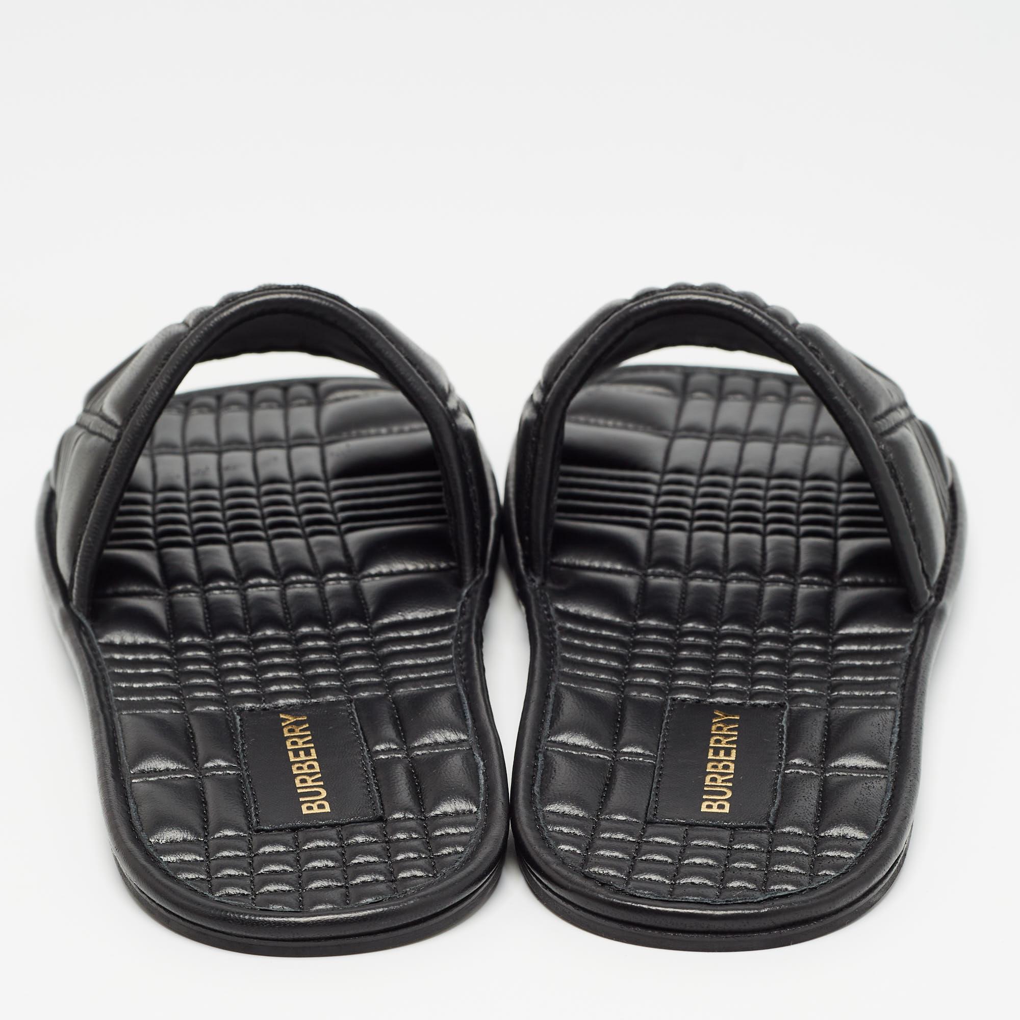 Burberry Black Quilted Leather Alixa Flat Slides Size 38 In Excellent Condition For Sale In Dubai, Al Qouz 2