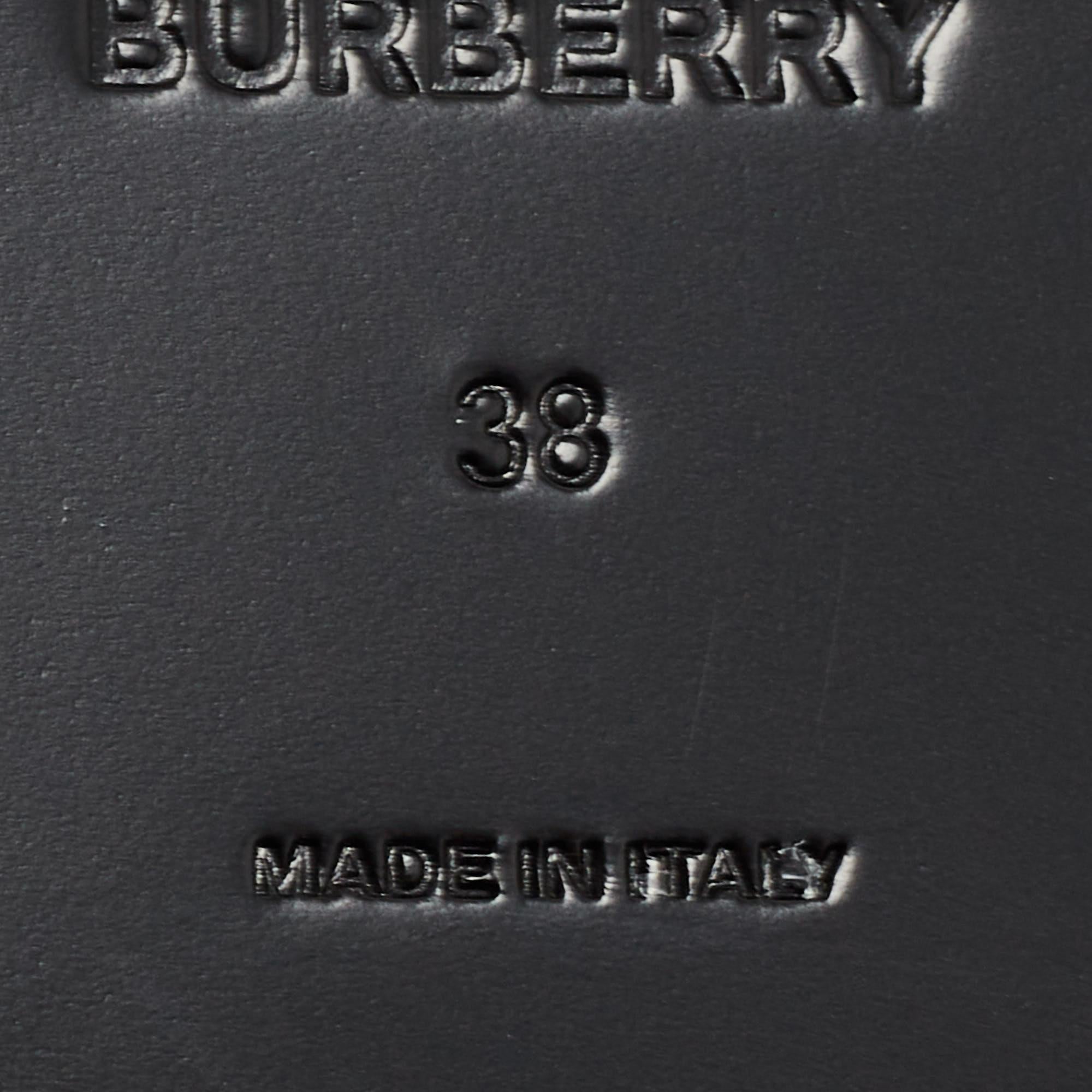 Burberry Slides Alixa en cuir matelassé noir Taille 38 3