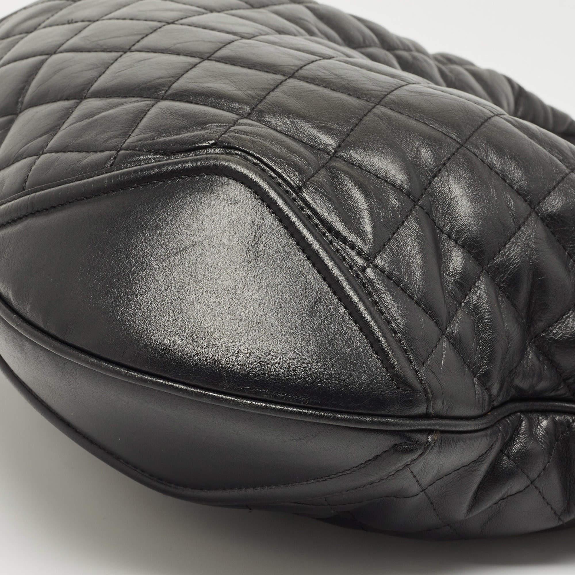 Burberry Black Quilted Leather Hoxton Hobo For Sale 5