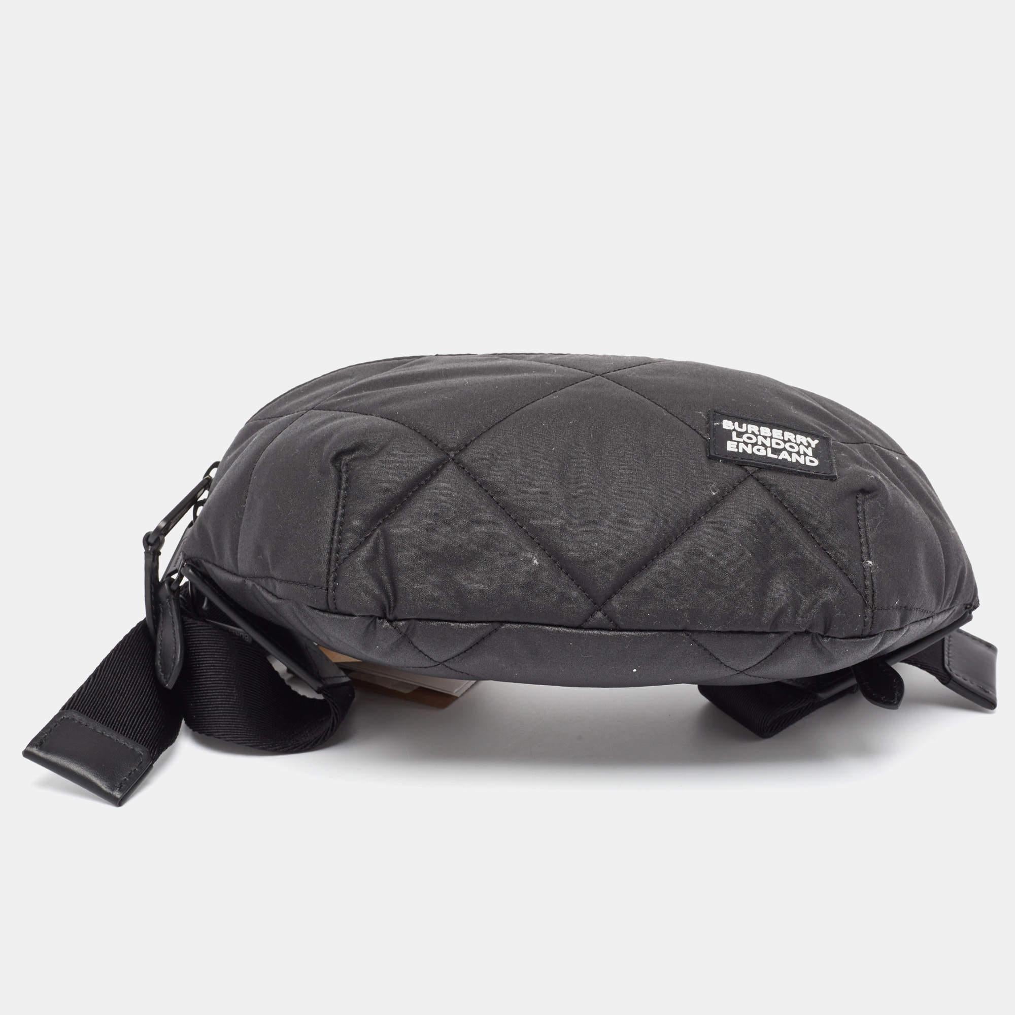 Borsa Sonni in nylon trapuntato nero di Burberry in vendita 1
