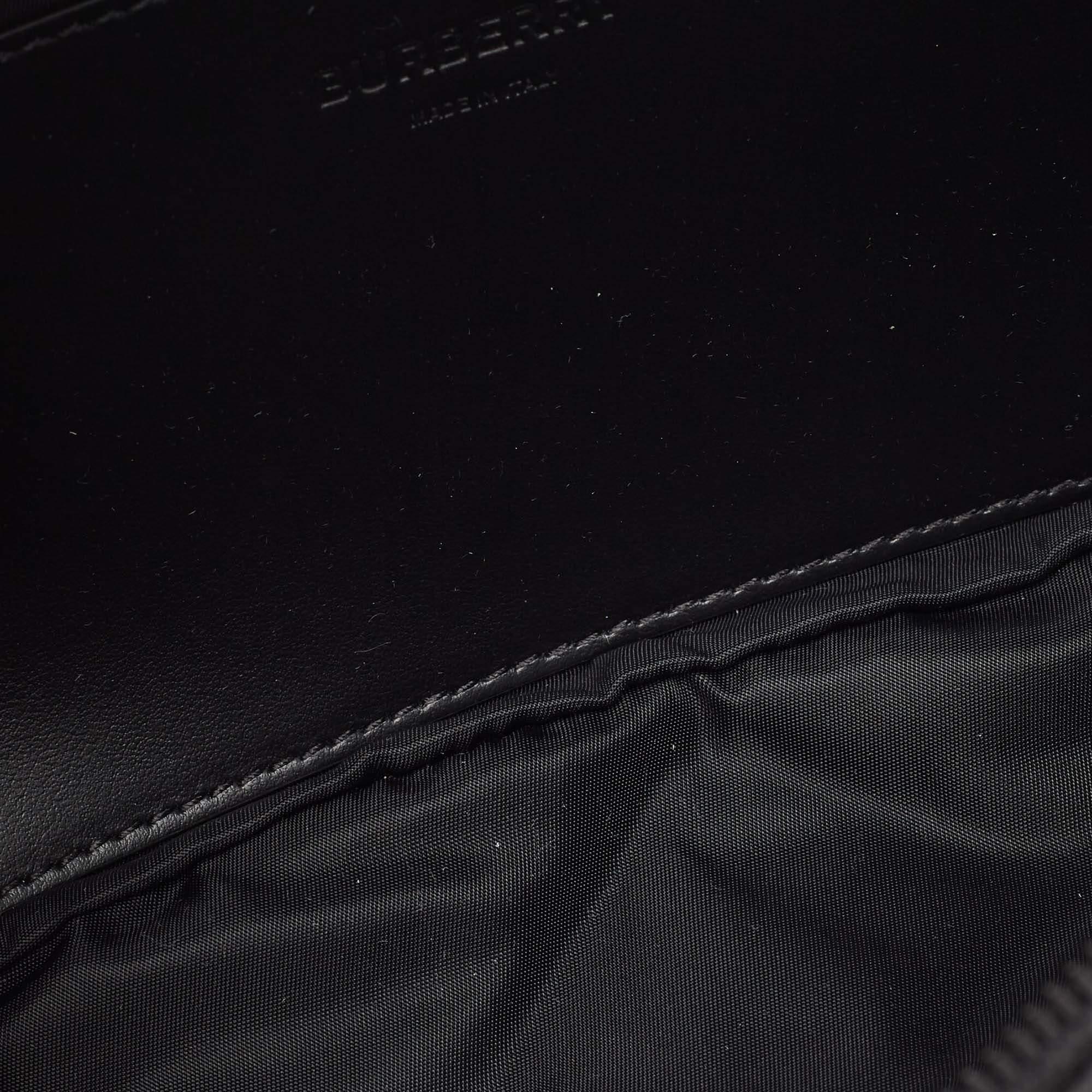 Borsa Sonni in nylon trapuntato nero di Burberry in vendita 2