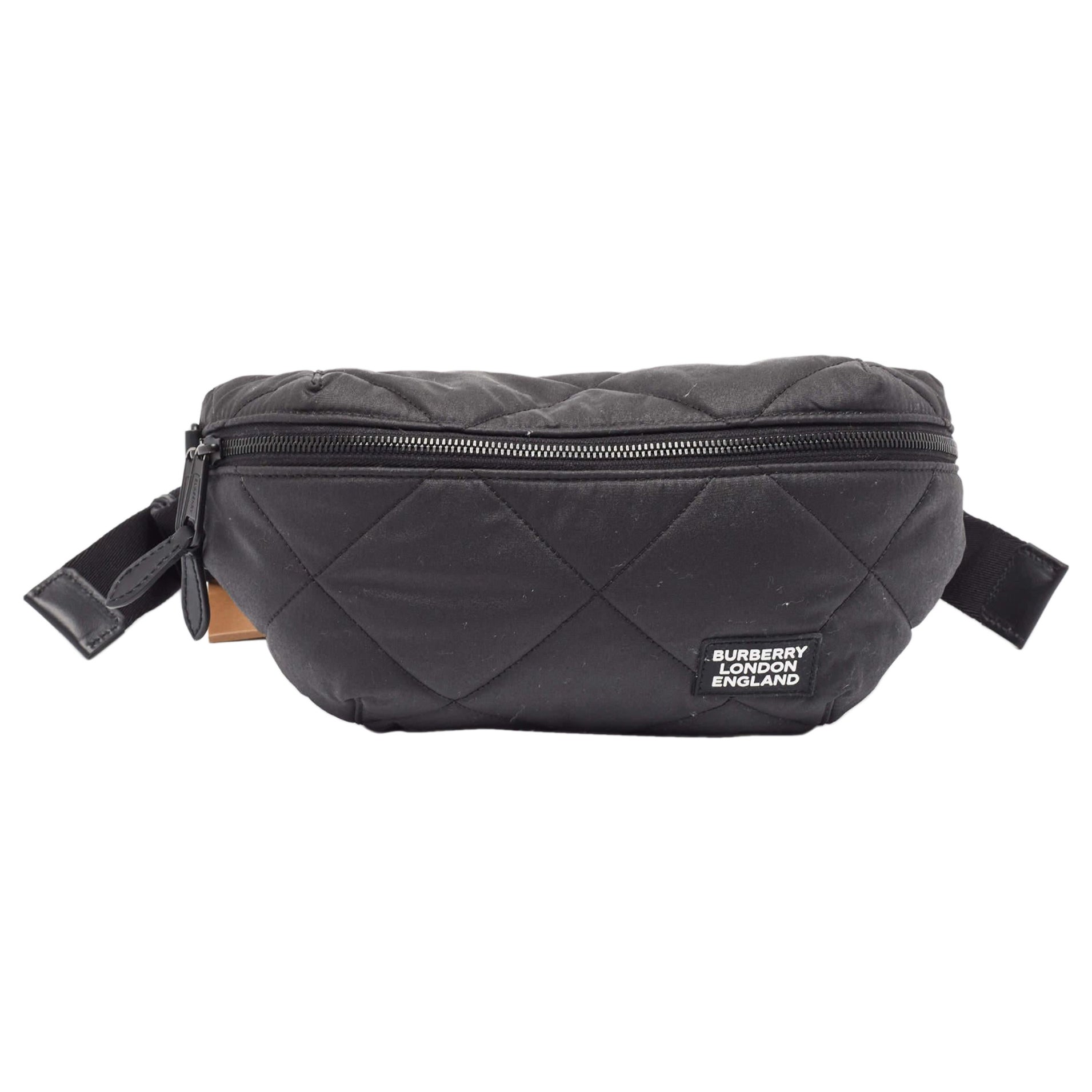 Riñonera Burberry Sonny de nailon acolchado negro en venta