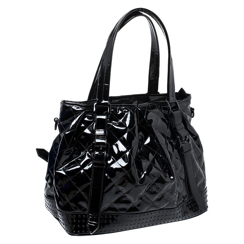 Burberry Black Quilted Patent Leather Studded Lowry Tote In Good Condition In Dubai, Al Qouz 2