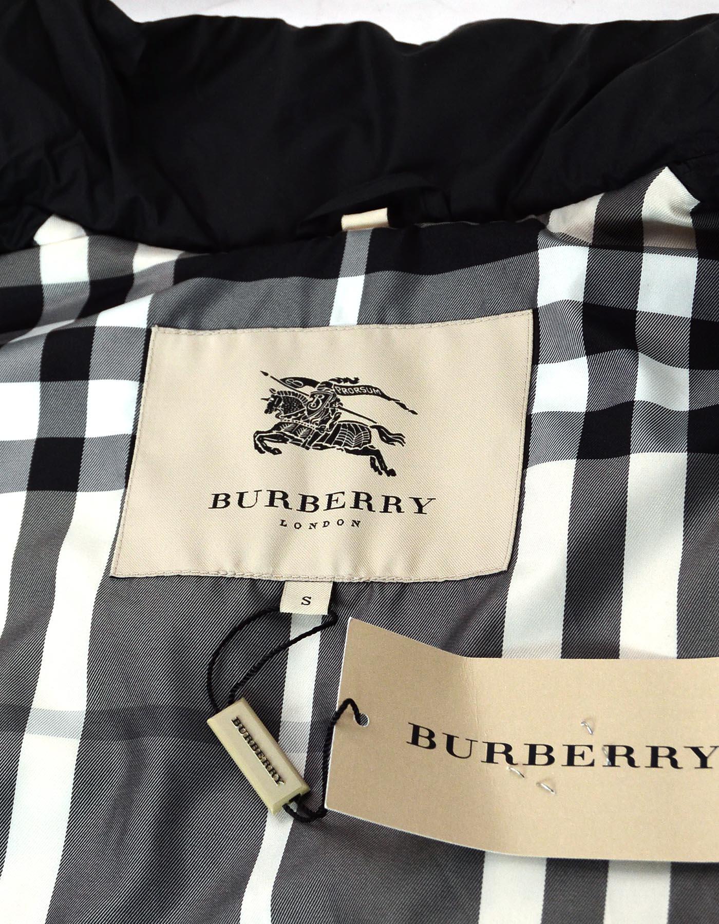 Burberry Black Quilted Zip Up Vest W/ Grey/White/Black Tartan Lining Sz S In New Condition In New York, NY