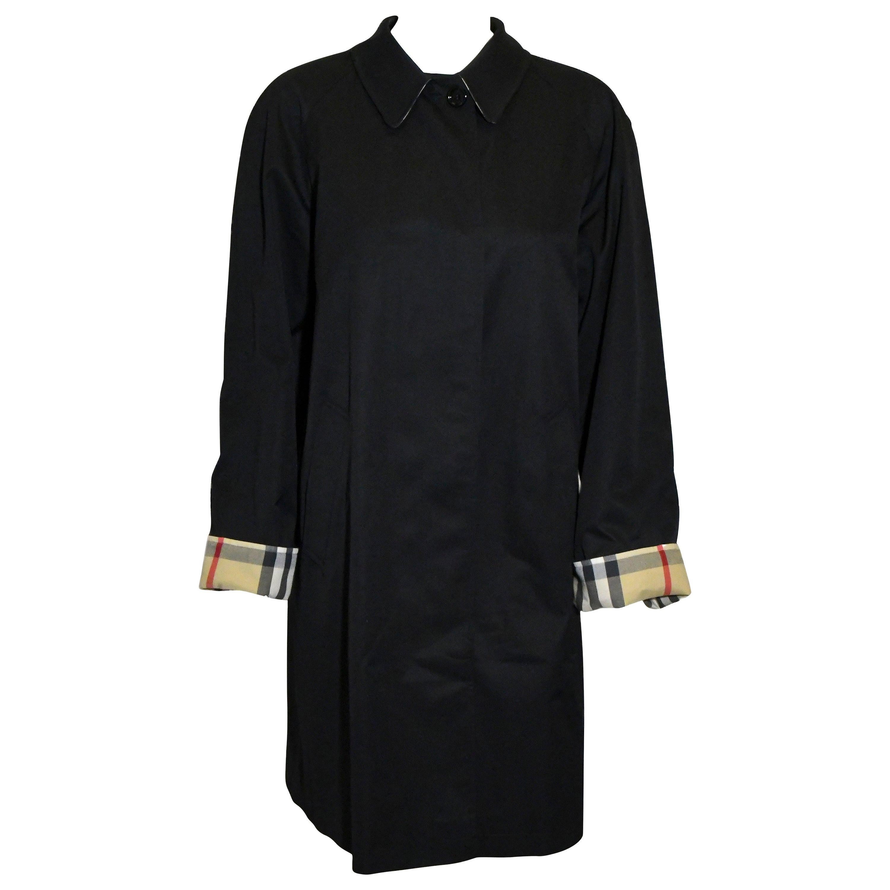 Burberry Black Raincoat with Up Cuff Single Breasted  For Sale