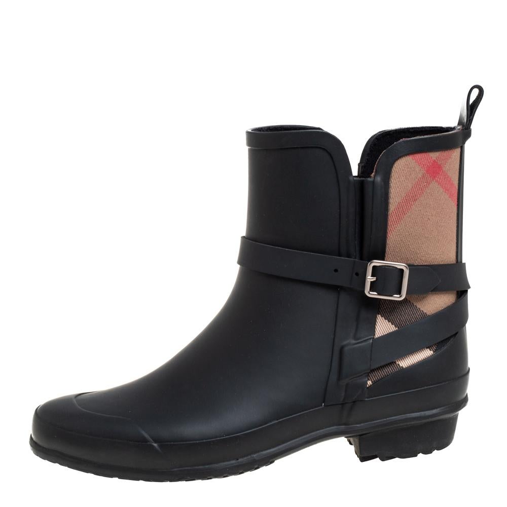 Burberry women's riddlestone wrap rain booties store