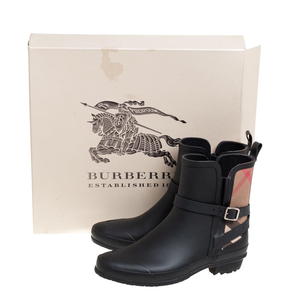 Burberry women's riddlestone wrap rain booties store
