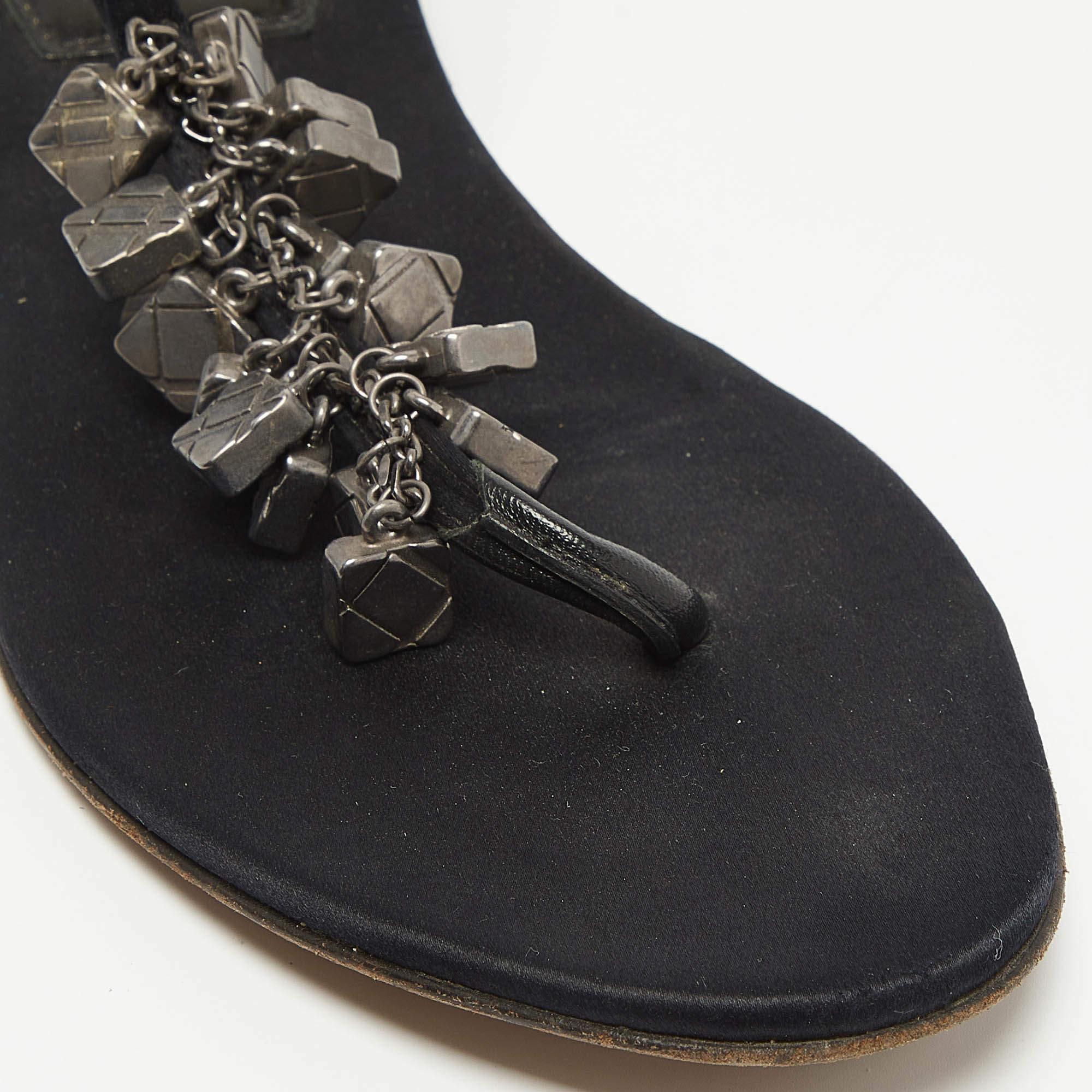 Burberry Black Satin Embellished Thong Flat Sandals Size 39 For Sale 3