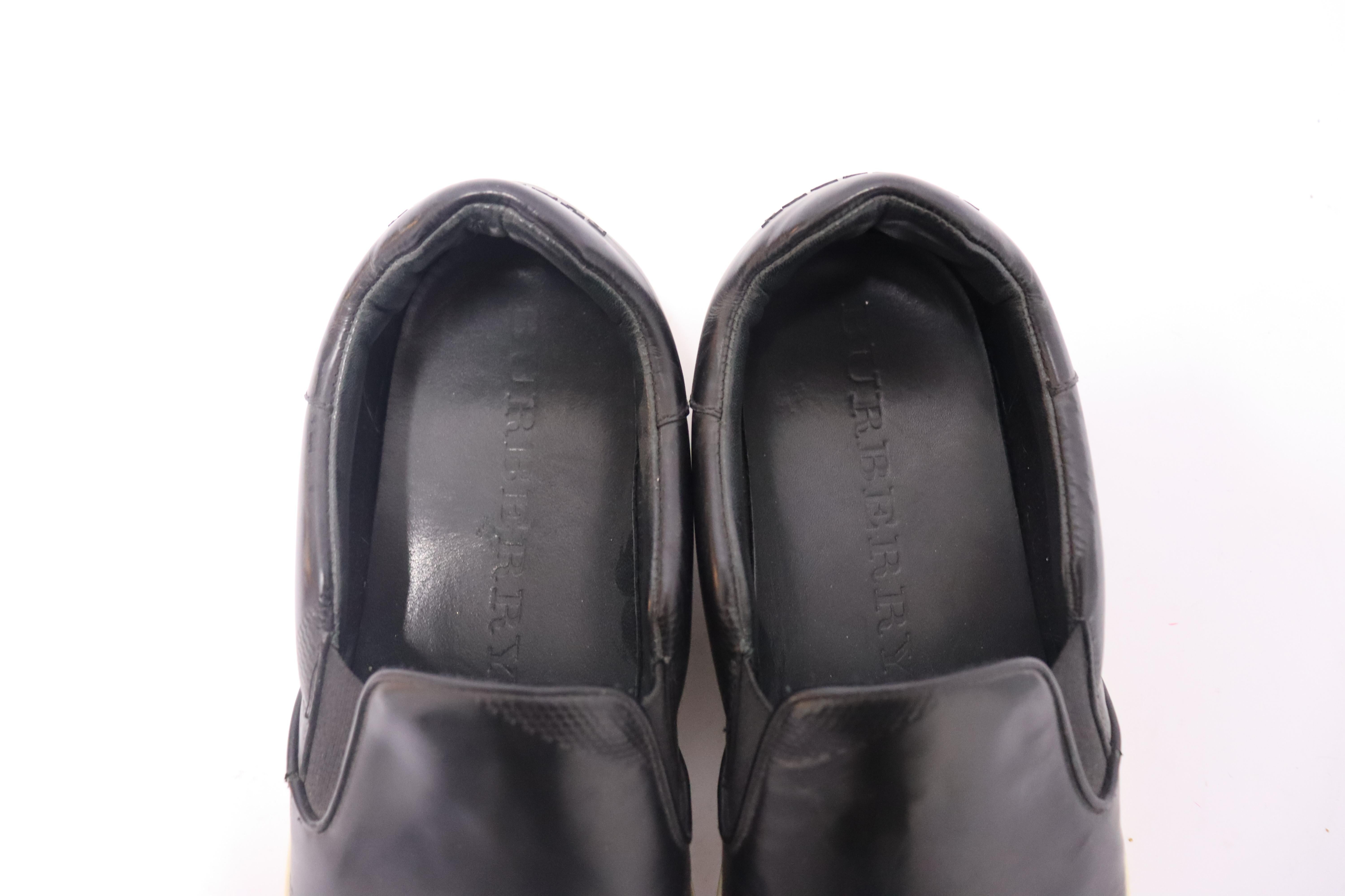 Burberry Black Slip on Leather Loafers Size EU 41.5 For Sale 2