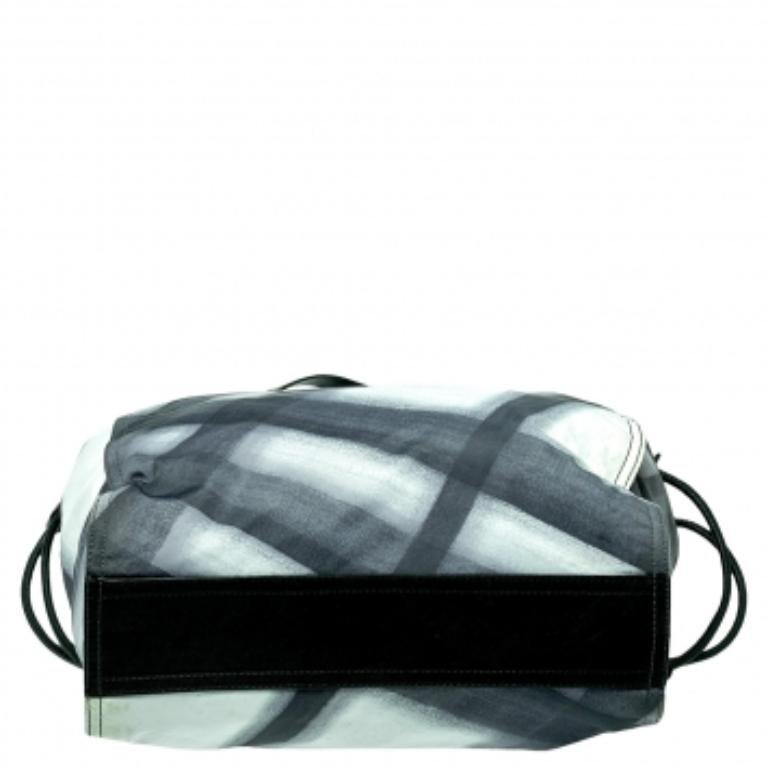 Burberry Black Smoked Check Nylon and Leather Buckleigh Tote For Sale 2