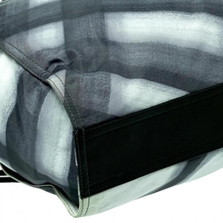 Burberry Black Smoked Check Nylon and Leather Buckleigh Tote For Sale 3