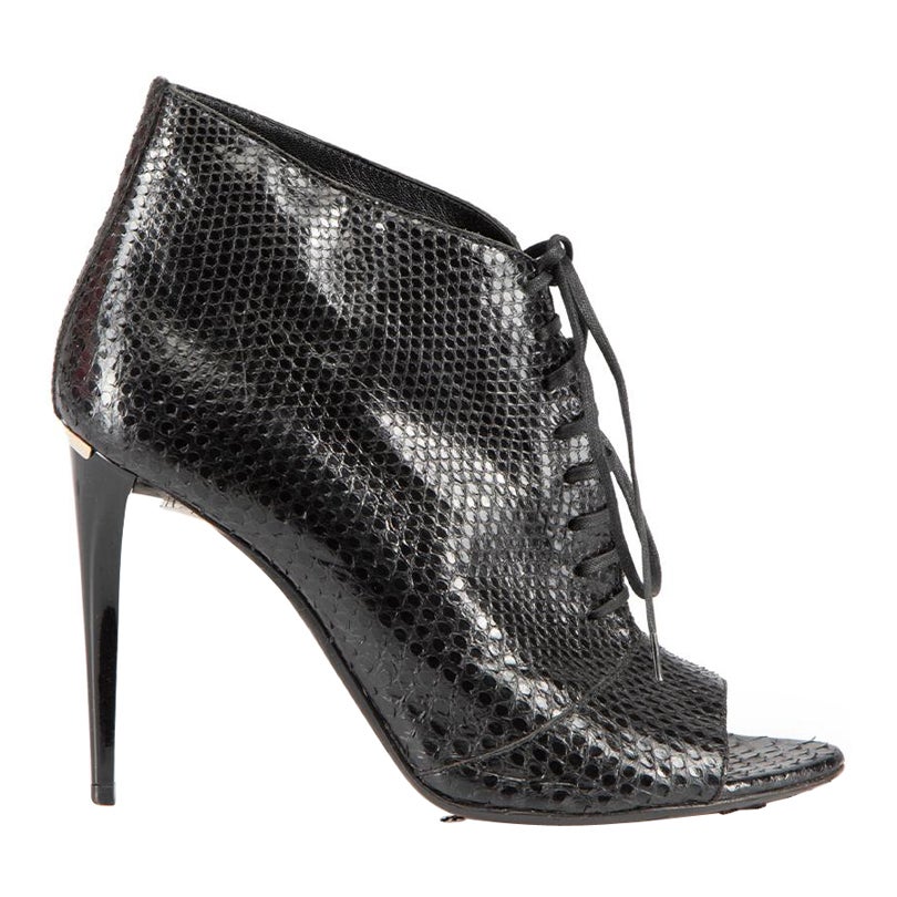Burberry talons à lacets en peau de serpent noir Taille IT 37 en vente