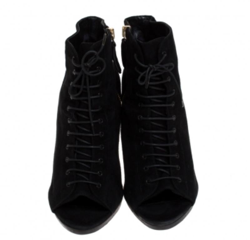 Burberry Black Suede Peep Toe Lace Up Booties Size 39 Damen im Angebot