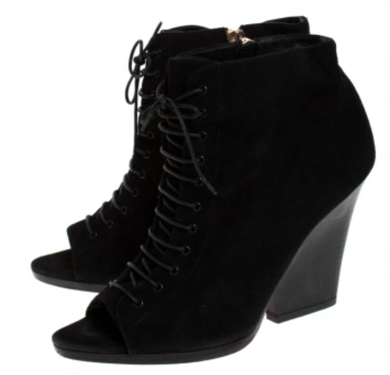Burberry Black Suede Peep Toe Lace Up Booties Size 39 im Angebot 2