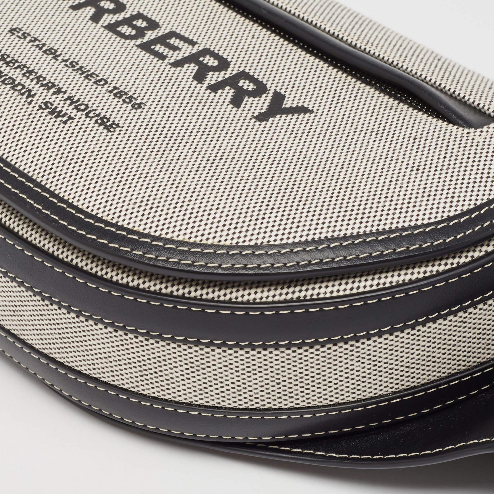 Riñonera Burberry Olympia pequeña de lona y piel en blanco y negro 4