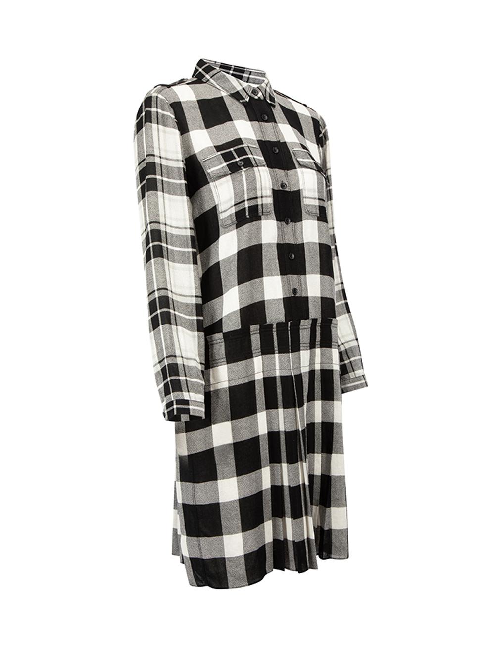 CONDITION is Very good. Hardly any visible wear to dress is evident on this used Burberry designer resale item. 
 
 
 
 Details
 
 
 Black and white
 
 Synthetic
 
 Knee-Length
 
 Check pattern
 
 Front button up closure
 
 Buttoned cuffs
 
 Front