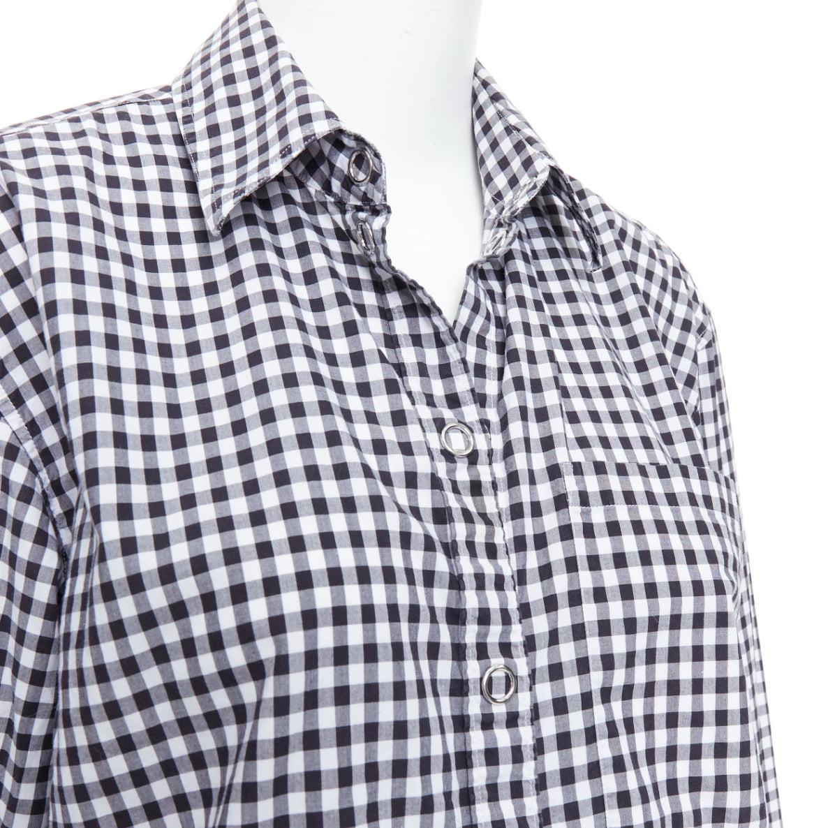 BURBERRY black white cotton check gingham silver snap button shirt IT40 S
Reference: JACG/A00204
Brand: Burberry
Designer: Riccardo Tisci
Material: Cotton
Color: Black, White
Pattern: Gingham
Closure: Snap Buttons
Extra Details: Inverted pleat