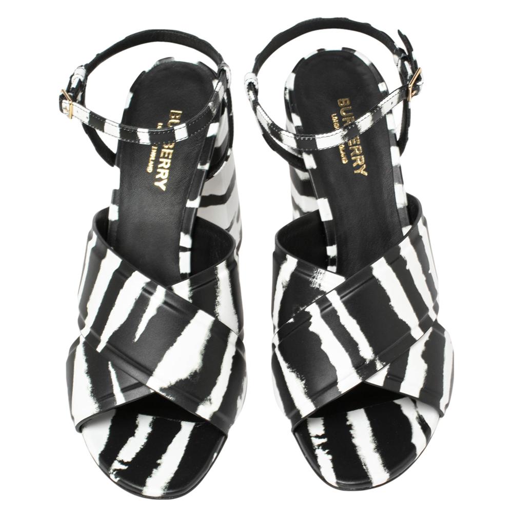 Burberry Black/White Leather Castlebar Ankle Strap Sandals Size 40 In New Condition In Dubai, Al Qouz 2