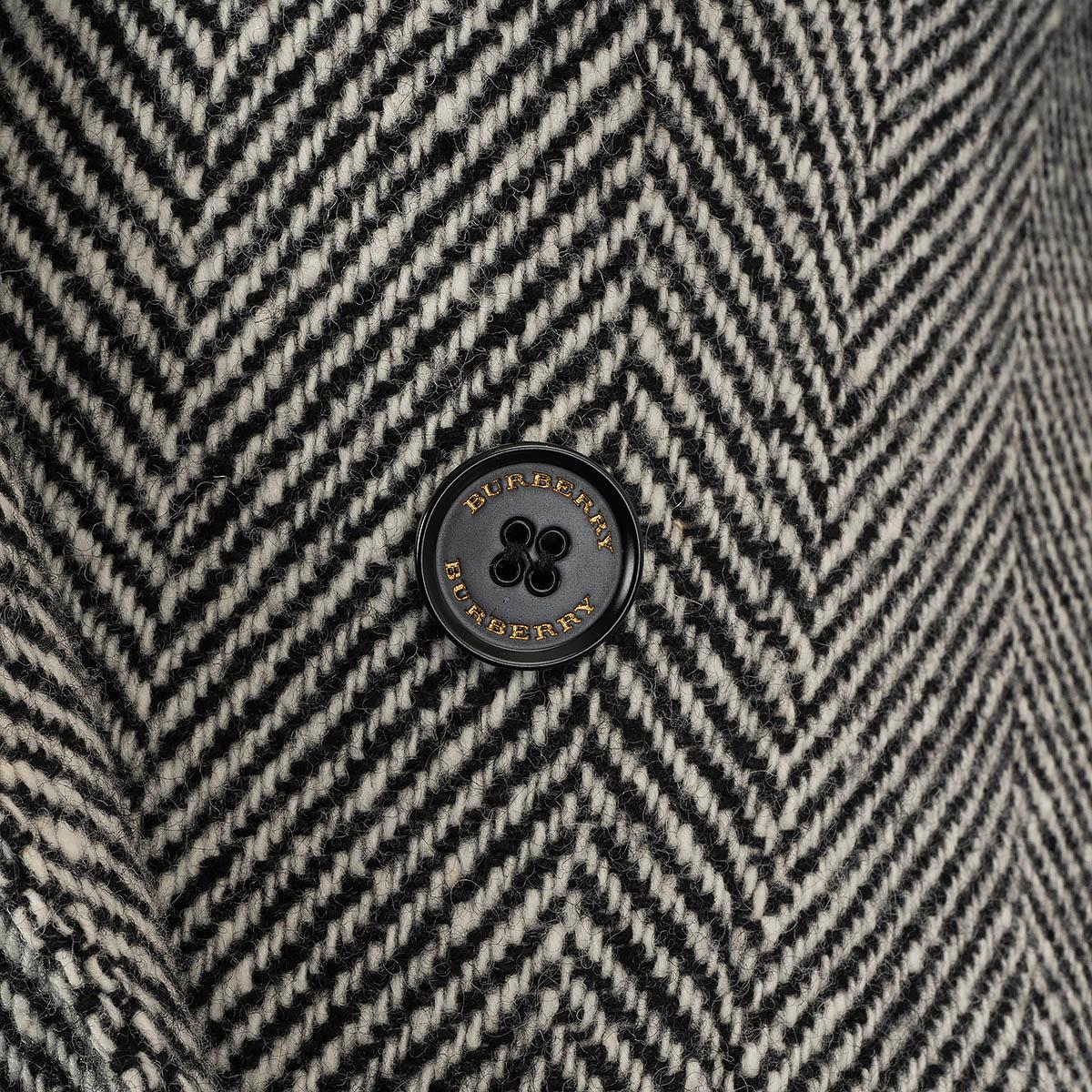 BURBERRY black & white wool DONEGAL HERRINGBONE TWEED Coat Jacket 8 S For Sale 3