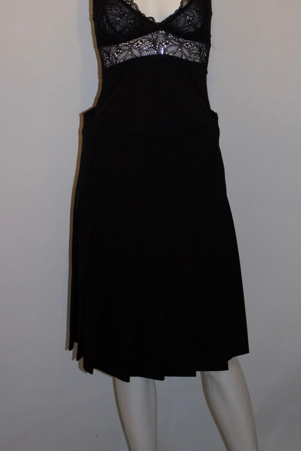 Burberry Black Wool Pleated Skirt For Sale 2