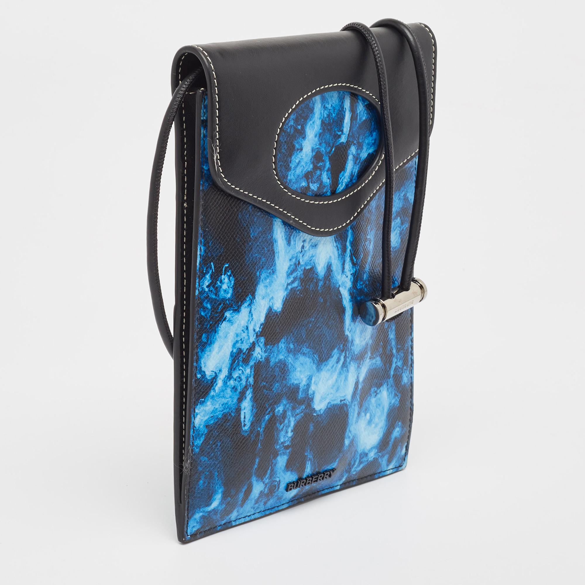 Bolso Crossbody de piel con bolsillo y estampado de camuflaje acuático azul/negro de Burberry Azul en venta