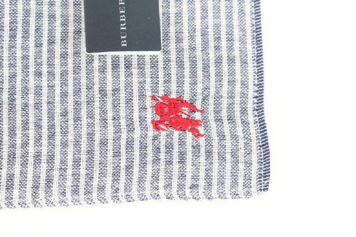 Burberry - Ensemble de deux serviettes à carreaux Nova à carreaux bleus 230565 - Écharpe/porte-monnaie en vente 5