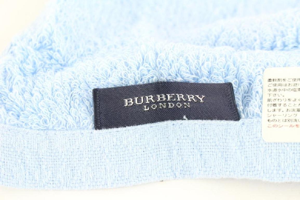 Burberry Blue Box Nova Check Logo Towel Set 18burz1113 Scarf/Wrap In New Condition For Sale In Dix hills, NY