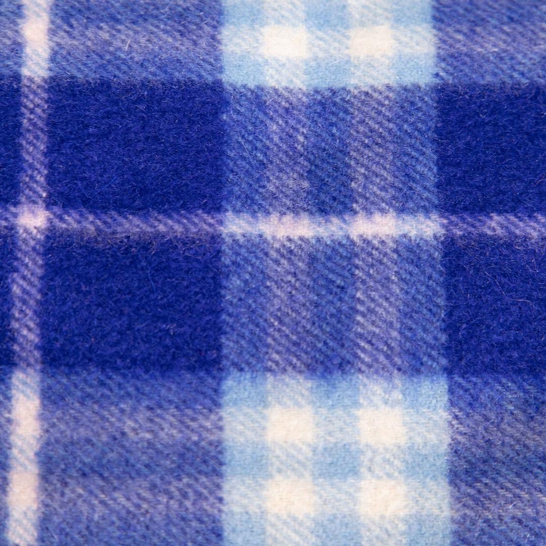 Women's Burberry Blue Check Cashmere Scarf For Sale