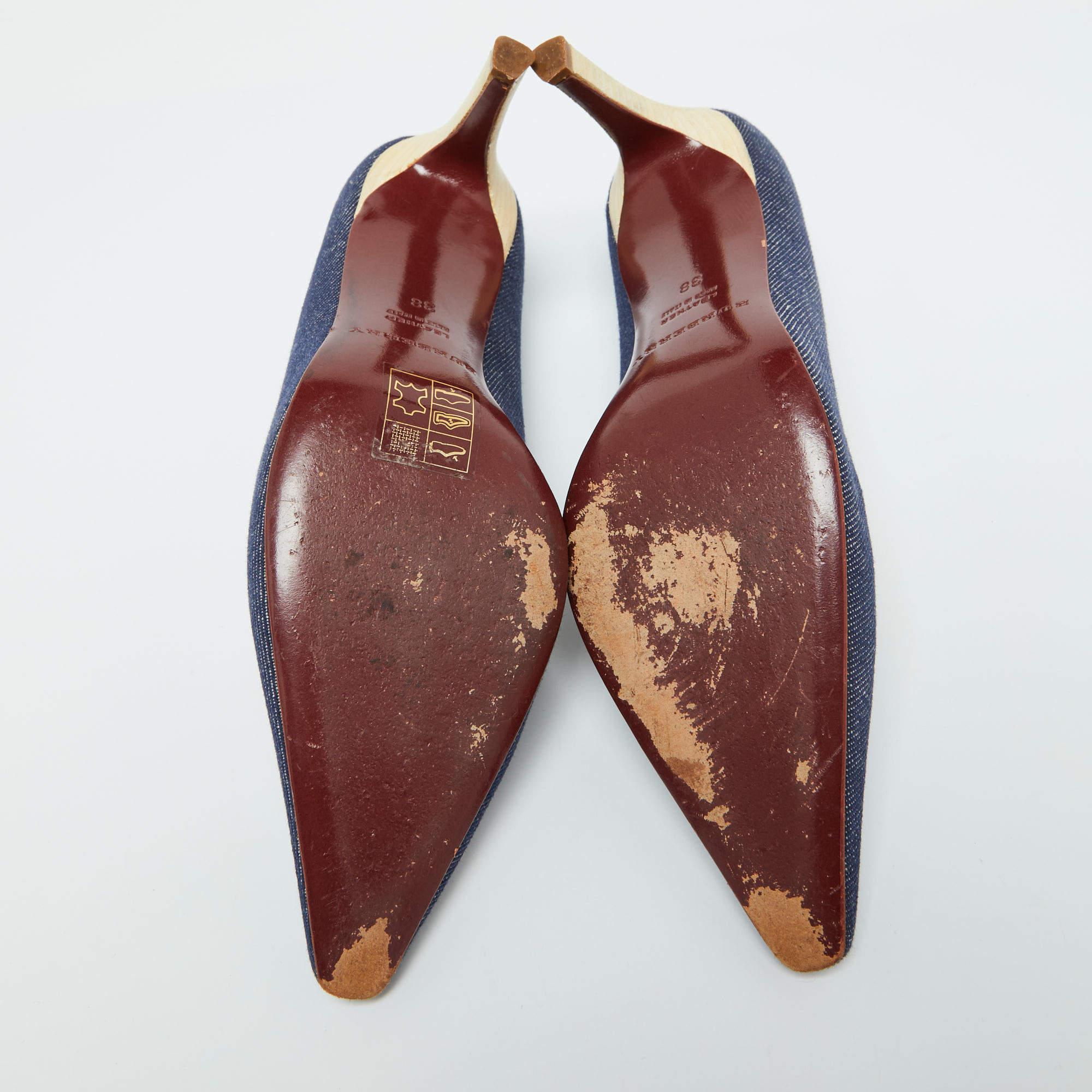 Burberry Blue Denim Fabric Pointed Toe Pumps Size 38 For Sale 1