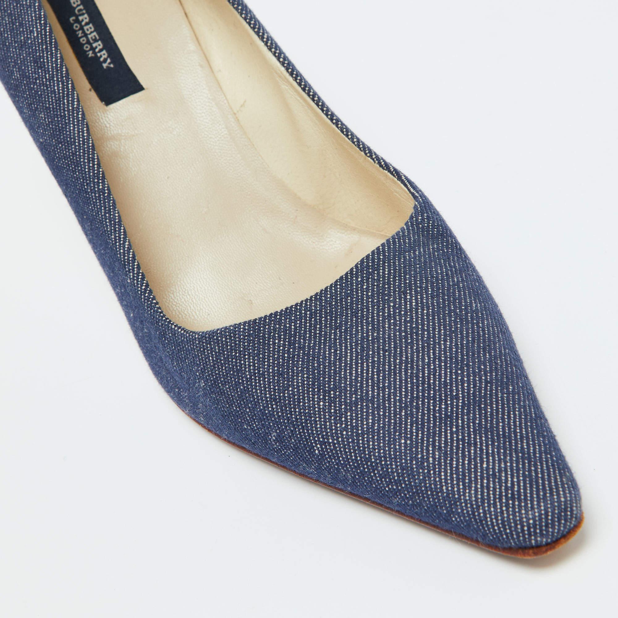 Burberry Blue Denim Fabric Pointed Toe Pumps Size 38 For Sale 2