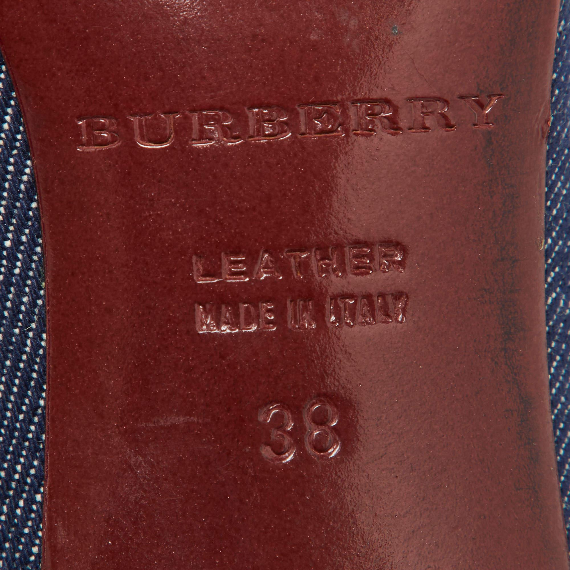Burberry Blue Denim Fabric Pointed Toe Pumps Size 38 For Sale 3