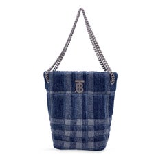 Blaue Denim gesteppte Lola Bucket Umhängetasche von Burberry