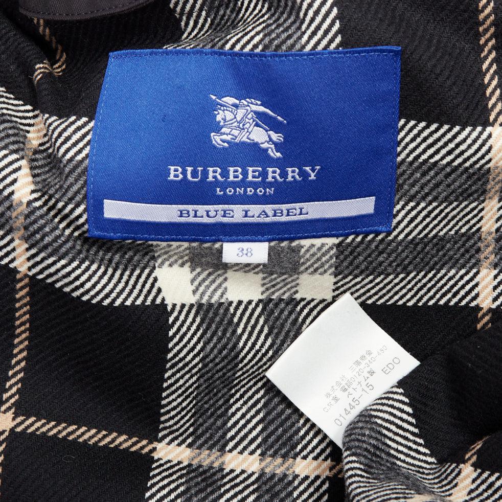 BURBERRY Blue Label trench-coat court à ceinture à œillets argentés en laine noire IT38 XS en vente 4