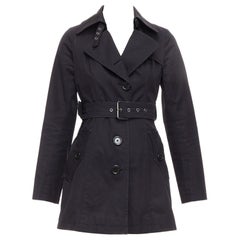 Burberry Blue Label in lana nera con grommet argentati e cintura, trench corto IT38 XS