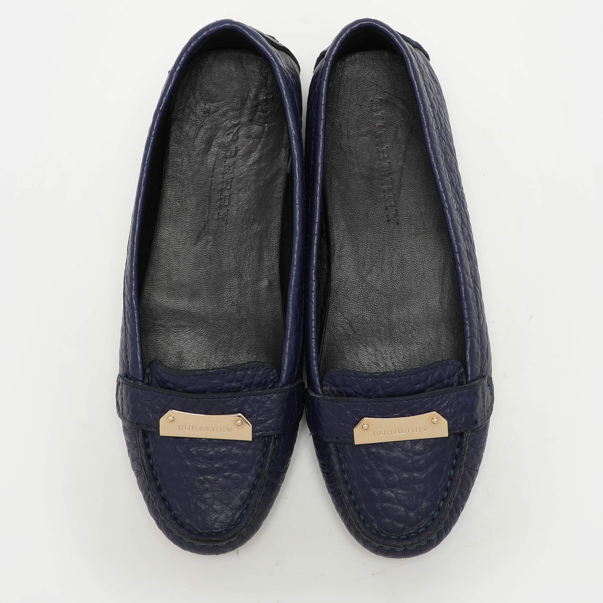 Blaue Loafers von Burberry aus Leder mit Verzierungen Größe 37 (Schwarz) im Angebot