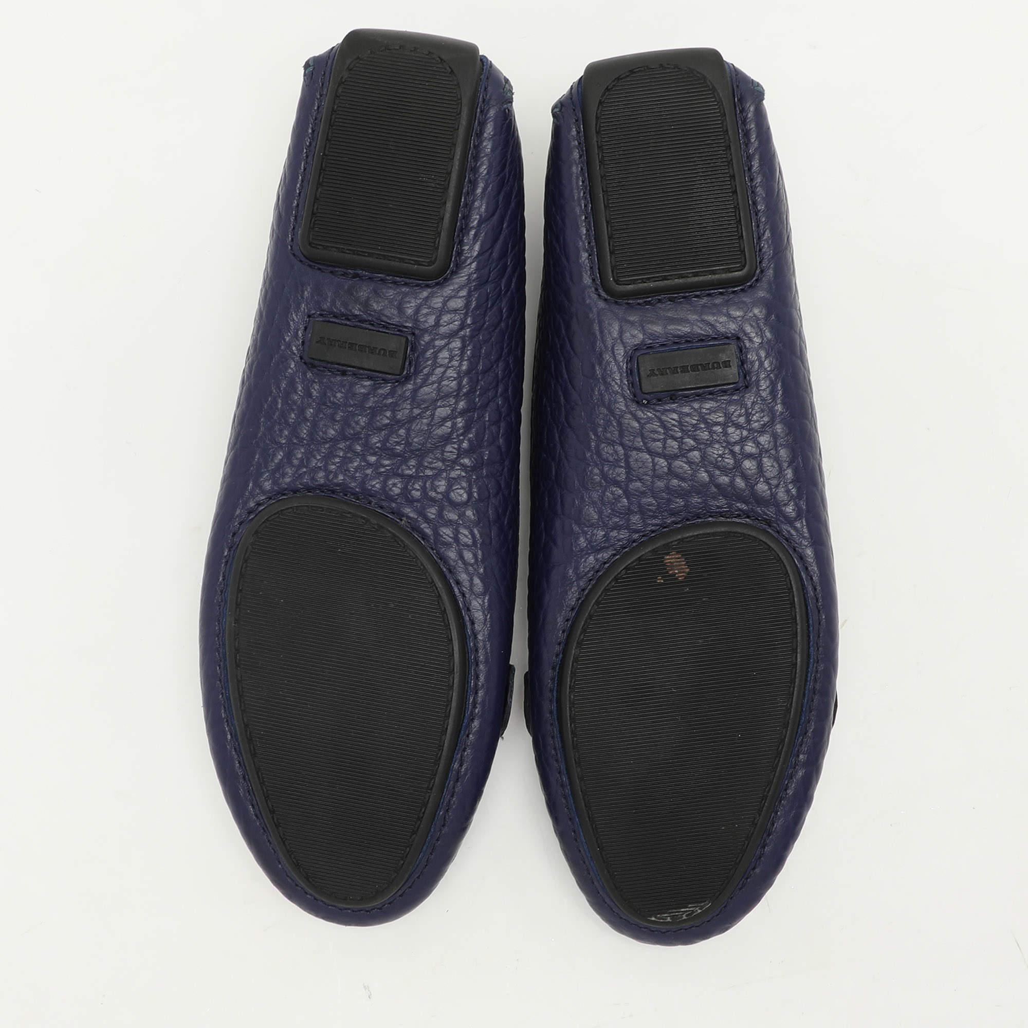 Blaue Loafers von Burberry aus Leder mit Verzierungen Größe 37 im Angebot 1