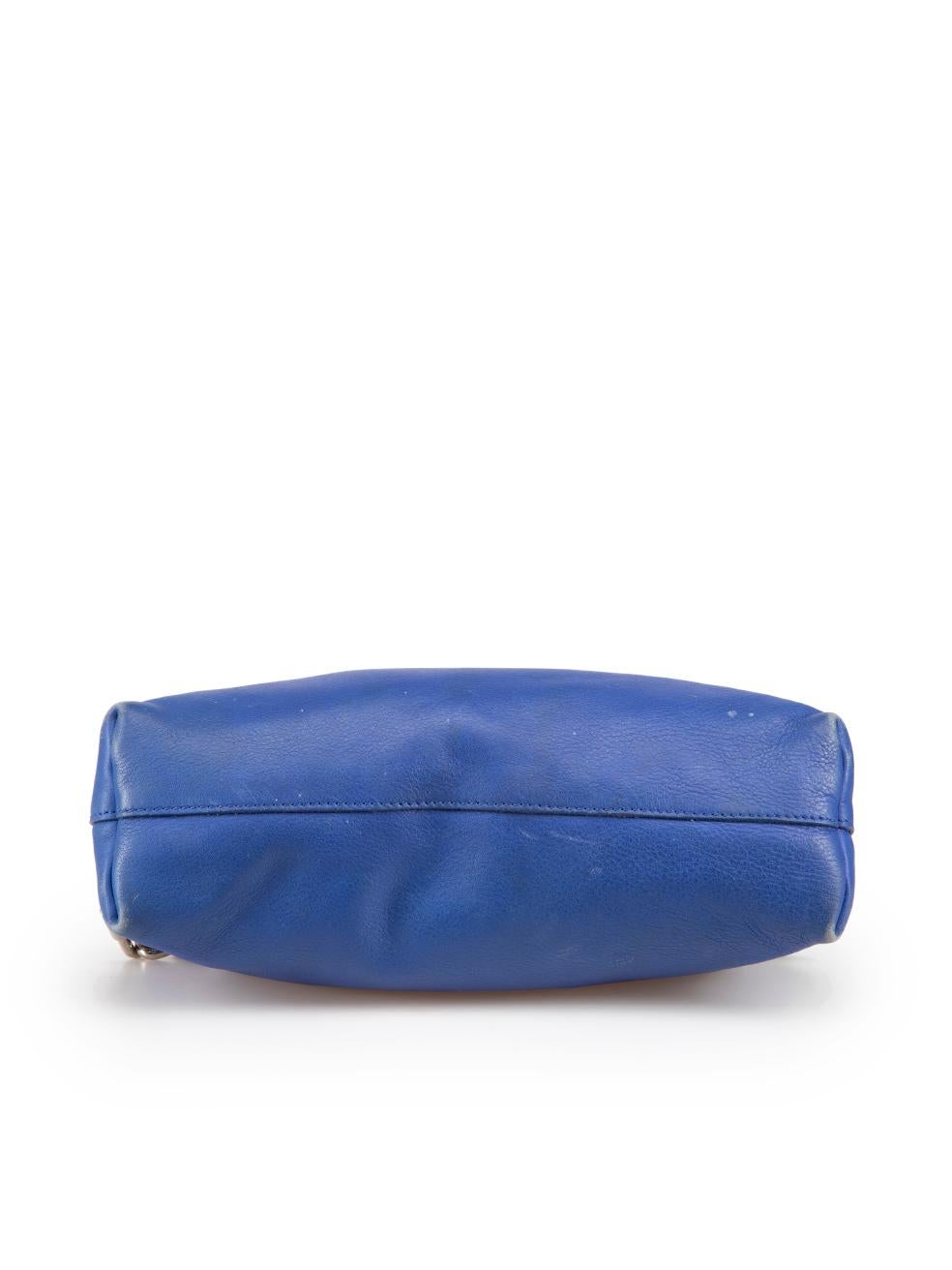 Burberry Blaue Leder-Umhängetasche mit Klappverschluss Damen im Angebot