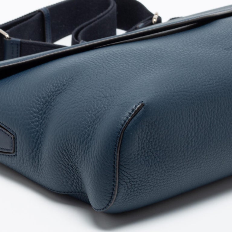 Burberry Blue Leather Pocket Messenger Bag For Sale at 1stDibs