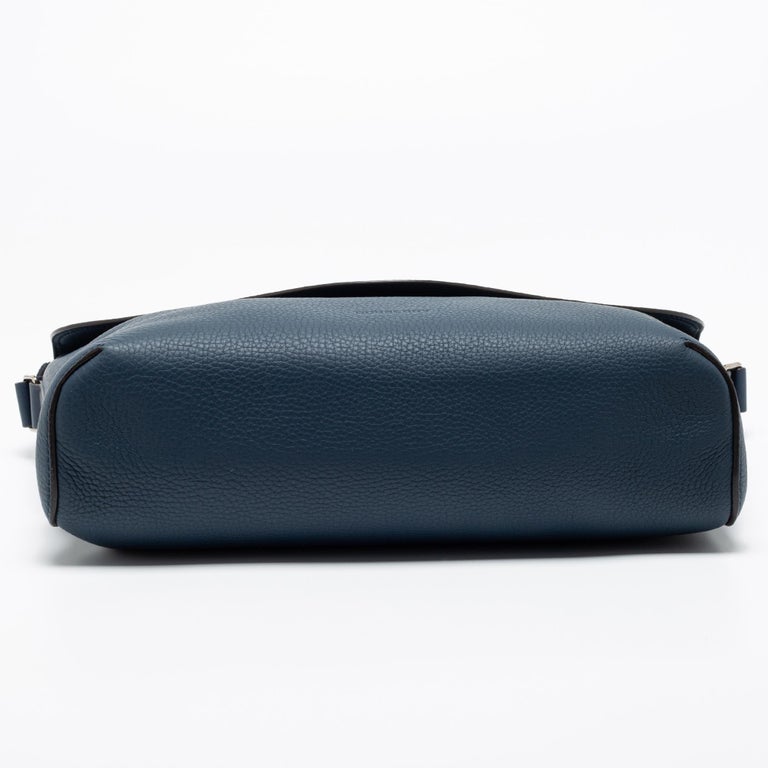 Burberry Blue Leather Pocket Messenger Bag For Sale at 1stDibs
