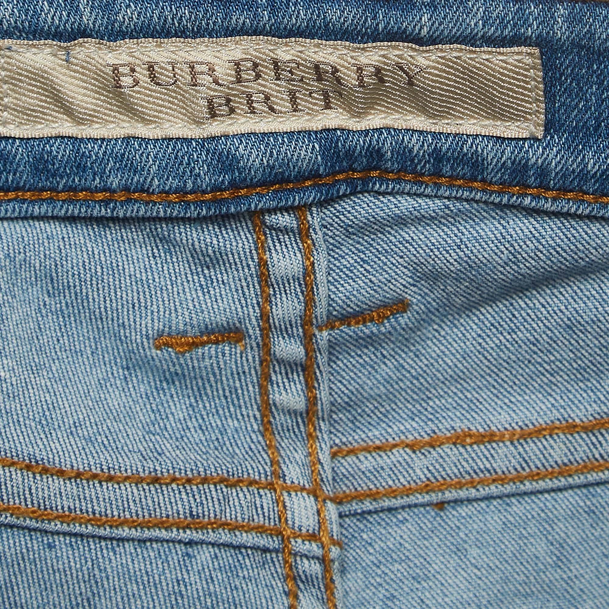 Vaqueros pitillo de tiro bajo Burberry azules lavados S Cintura 24'' en Bueno estado para la venta en Dubai, Al Qouz 2