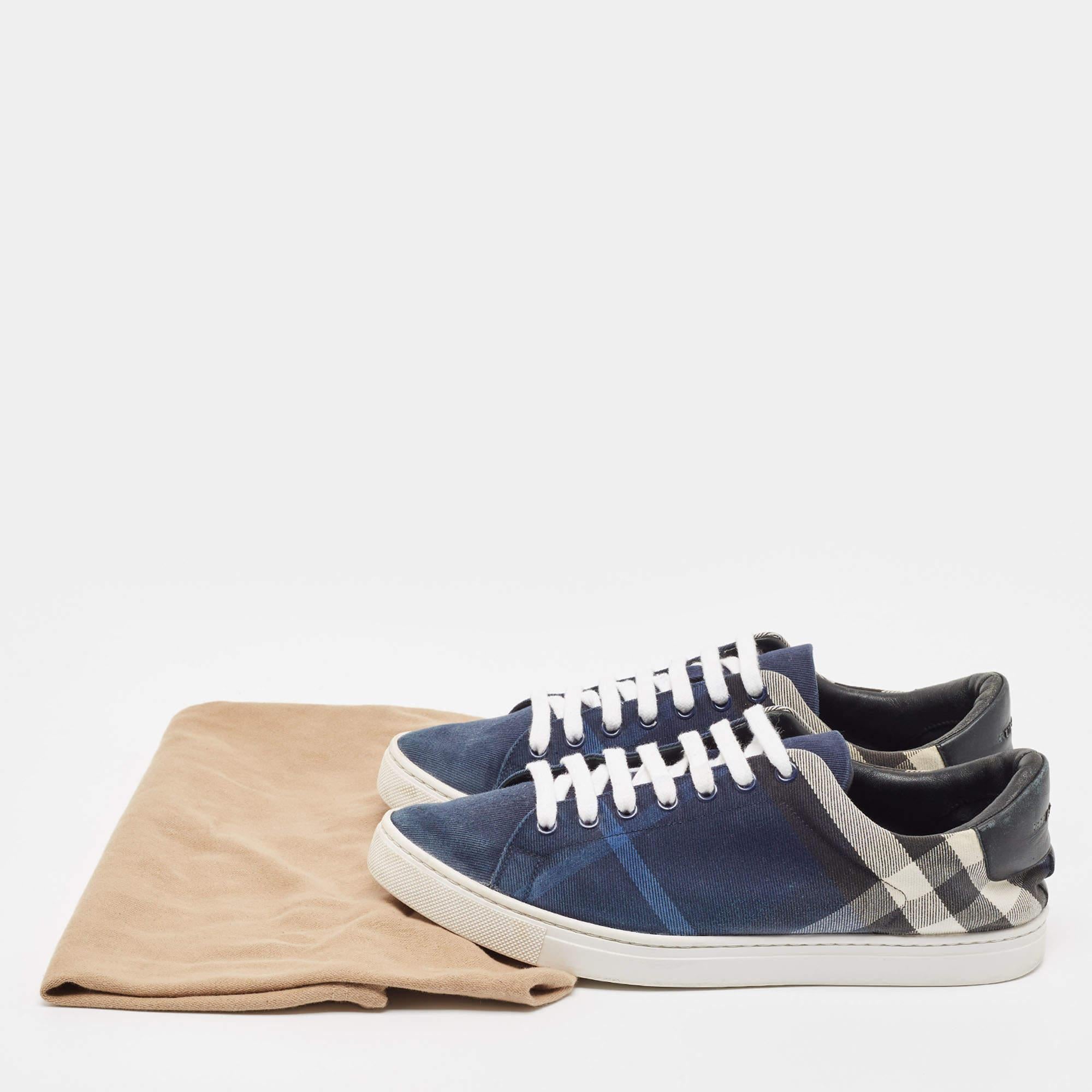 Burberry Blue/White Nova Check Denim and Leather Low Top Sneakers Size 44 For Sale 5